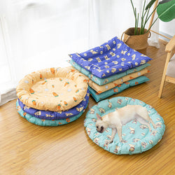 Sleeping Pad for Dogs in a Cooling Kennel